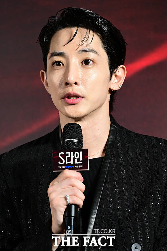 <b>이수혁</b> 소속사, 中 <b>팬미팅</b> 혹사 <b>논란</b>에 "배우 진심 반영"