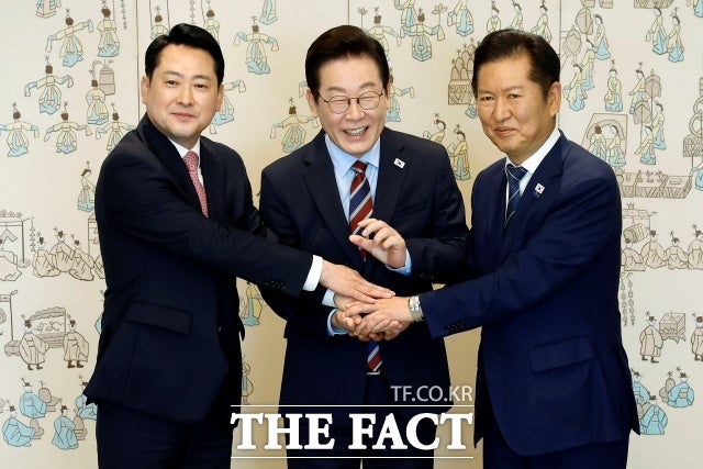 여야, 李 회동서 '<b>민생경제협의체</b>' <b>구성 합의</b>