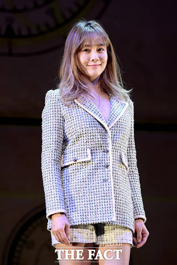 <b>옥주현</b>, <b>소속사 미등록 운영</b> 의혹 …소속사 "행정 절차서 누락"