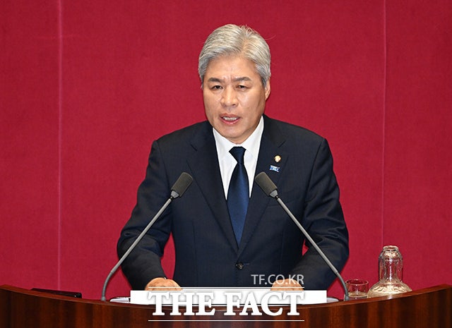 '성 비위' 사과한 <b>서왕진</b> "피해자들 일상 복귀에 최선 다할 것"(종합)