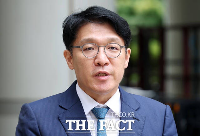 '김건희 측에 공천청탁' <b>김상민</b>, 구속심사 출석 "부적절 처신 사죄" [TF사...