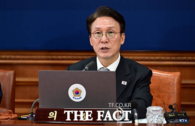 '기간·인력 늘리고 재판 중계'…더 센 <b>특검법 국무회의 의결</b>