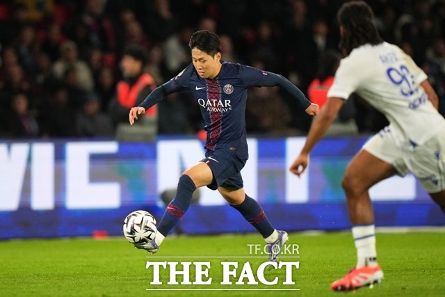 '<b>이강인</b> 선발 80분' <b>PSG</b>, AJ<b>오세르</b>에 2-0 勝...1위 복귀