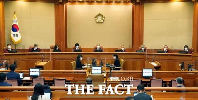 인권단체들이 10일 '세계 사형 폐지의 날'을 맞아 일제히 사형제 폐지를 촉구했다. 시민들 사이에서는 찬반 양론이 여전하면서 사형제 존폐 논란은 여전히 이어지고 있다. /뉴시스