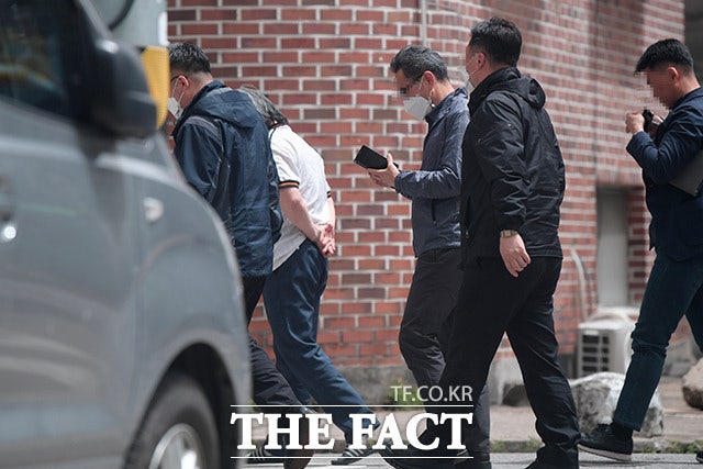 다만 일각에서는 흉악범죄가 끊이지 않는 현실에서 사형제가 필요하다는 목소리도 나온다. 특히 최근 아동 성폭행범 조두순이 하교 시간대에 무단 외출하고 위치추적 전자장치를 훼손해 전자장치부착등에관한법률(전자장치부착법)