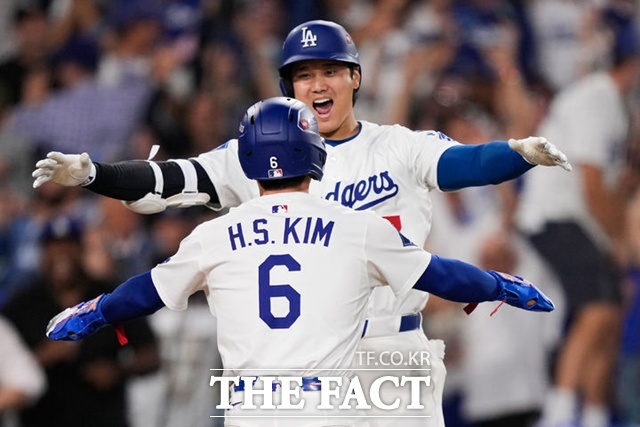 <b>김혜성 결승 득점</b>, 빠른 발로 다저스 NLCS 견인 …연장 11회 PHI에 2-1 勝...