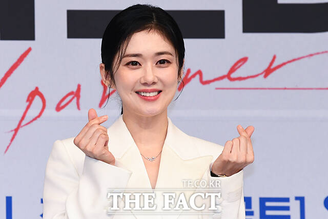 [TF초점] <b>장나라</b>, 데뷔 첫 고정 예능…'<b>바달집</b>5'로 신선한 매력 전할까