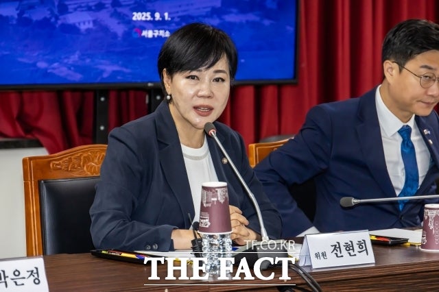 전현희 "<b>캄보디아</b> 사태, <b>군사</b>적 <b>조치</b> 배제해선 안돼"