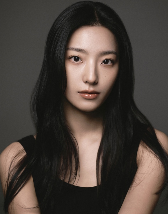 '프로미스나인 출신' <b>이새롬</b>, 손호준·유승호와 한솥밥…<b>배우</b>로 새출발