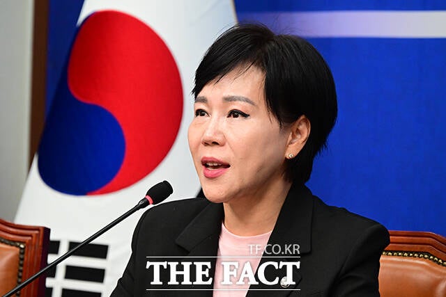 민주당 소속 전현희 국회 법제사법위원은 22일 오전 국회에서 열린 2025년도 법사위 국정감사 기자간담회에서 "사상 초유의 대법원 대선 개입 의혹을 규명하고 그 책임을 묻기 위해 동분서주하고 있다"고 밝혔다. /남윤
