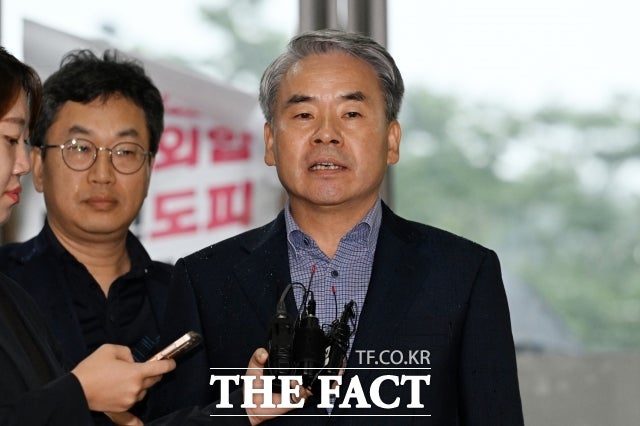 '채상병 <b>수사외압</b>' 이종섭 구속심사 출석…"혐의 인정 안 해"