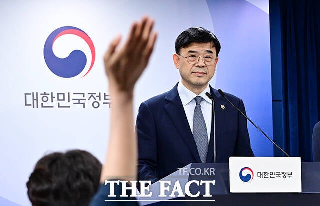 시민단체, '<b>갭투자 논란</b>' 이상경 전 국토차관 고발