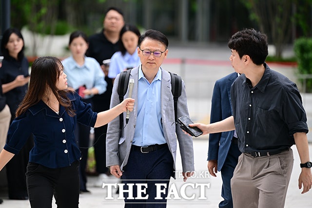 '<b>웰바이오텍 주가조작</b> 의혹' <b>구세현</b> 전 대표 구속심사 출석