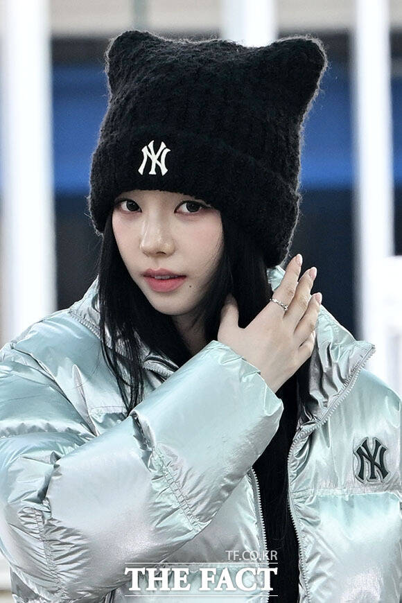 <b>카리나</b> '공항 밝히는 <b>미모</b>' [포토]