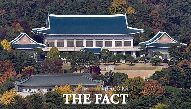 <b>대통령 집무실</b> 12월 청와대로 돌아간다 '3년 7개월만의 <b>복귀</b>' [TF사진관...