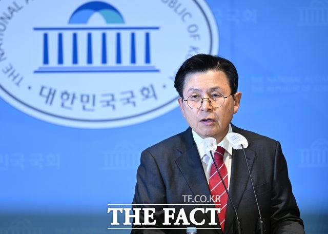 특검, '내란선동 혐의' <b>황교안</b> 전 총리 <b>구속영장 청구</b>