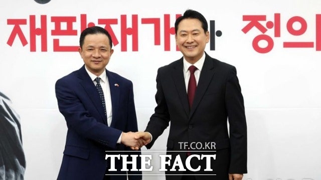 장동혁, 中대사 만나 "상호 존중·<b>협력</b>해야"…서해 구조물·한한령 '침묵...