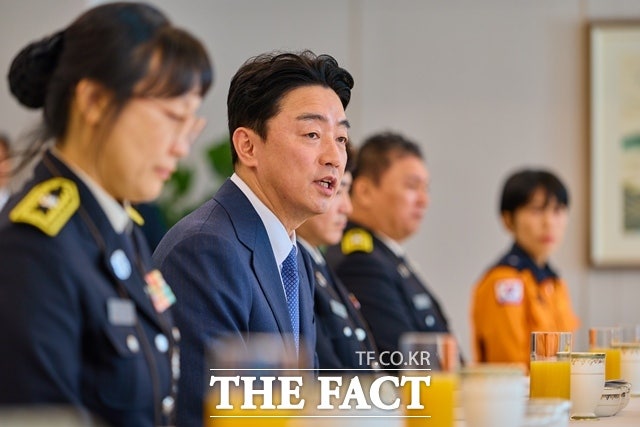 강훈식, '환경미화원 <b>갑질</b>' 의혹 양양 <b>공무원</b>에 <b>엄정조치</b> 지시