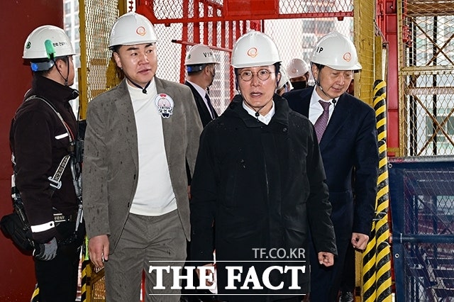김민석, <b>서울 아레나</b> 방문해 "<b>K-컬처</b>의 중심, 차질 없이 공사하라"