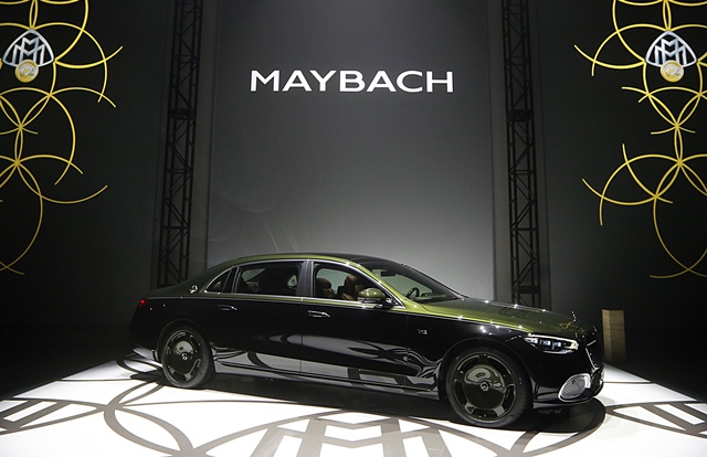 메르세데스-벤츠코리아는 V12 엔진 유산을 기념한 한정판 모델 '메르세데스-마이바흐 V12 에디션'을 국내 출시했다고 26일 밝혔다. /메르세데스-벤츠코리아