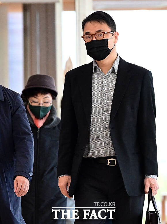 김건희 여사 연루 의혹을 수사하는 민중기 특별검사팀이 '양평 고속도로 종점 변경 특혜 의혹'에 연루된 김 여사의 오빠 김진우 씨를 불러 조사한다 /임영무 기자