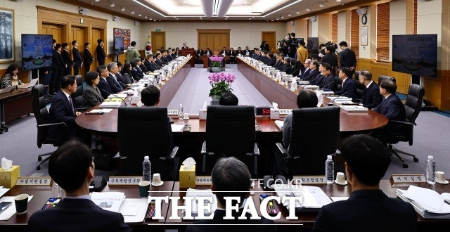 법원장회의 "<b>내란재판부</b>·법왜곡죄 등 <b>위헌</b>성 커…혼란 우려"