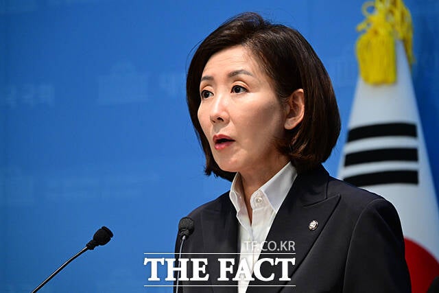 나경원, <b>조진웅</b> '<b>소년범</b>' <b>논란</b>에 '공직자 소년기 흉악범죄 공개법' 발의