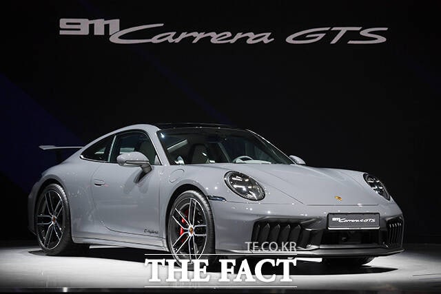 23일 한국수입자동차협회 통계에 따르면 올해 1월부터 11월까지 누적 등록대수 기준 1만 대를 넘긴 수입차 브랜드는 총 6곳이다.포르쉐 911 /더팩트 DB