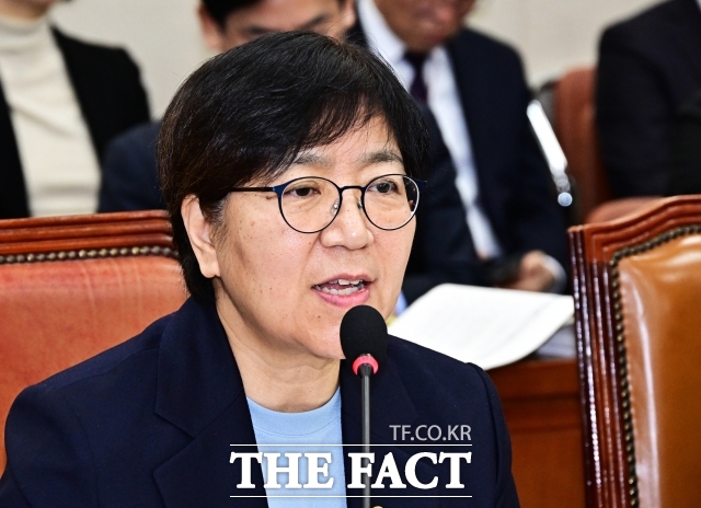 23일 건강보험정책심의위원회는 건강보험 수가를 산정하는 기초점수인 상대가치점수를 상시 조정하는 방안도 추진하기로 했다.상대가치점수 개편이 5∼7년 주기로 이뤄져 수가 불균형 왜곡이 이어진다는 지적이 제기돼왔다.저