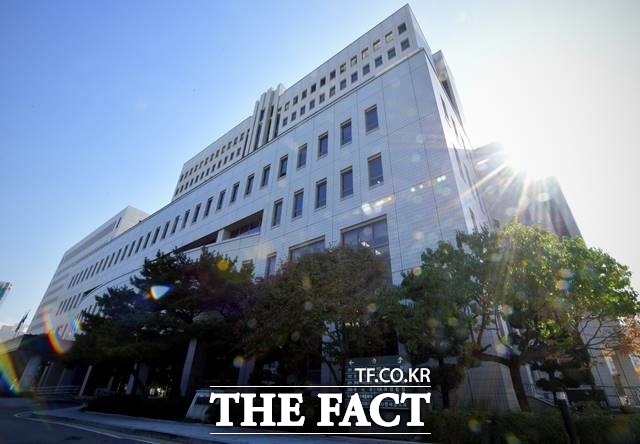 서울남부지법 형사합의12부(김정곤 부장판사)는 지난 19일 폭력행위 등 처벌에 관한 법률 위반(공동폭행) 등 혐의를 받는 박범계·박주민 의원에게 벌금 300만원의 선고를 유예했다./ 더팩트DB