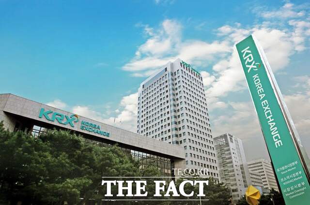 한국거래소는 29일 코스피 상장법인의 2026년 기업지배구조 보고서에 대한 중점점검사항을 사전 예고했다./한국거래소