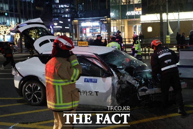 서울 종각역 인근에서 3중 추돌사고를 일으켜 1명을 숨지게 한 70대 후반 택시기사 A 씨가 긴급 체포됐다./ 뉴시스