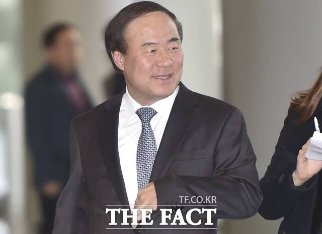 반도체 사업을 담당하는 DS부문 영업이익이 대폭 늘어나 역대급 실적을 달성한 것으로 파악된다.사진은 전영현 삼성전자 DS부문장./더팩트 DB