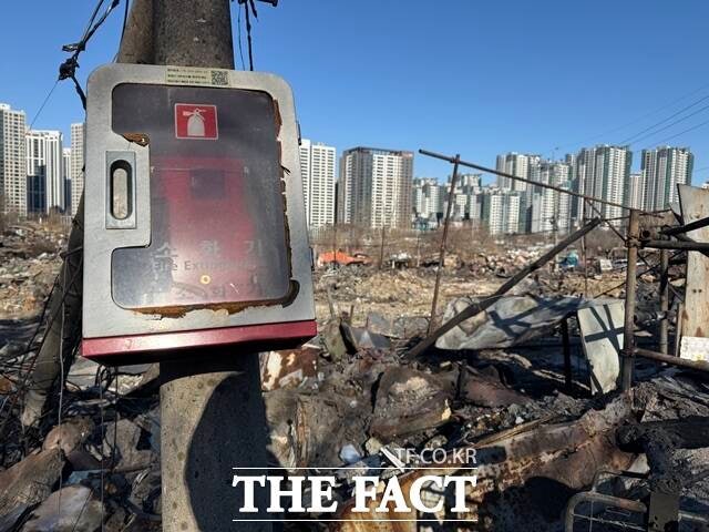 서울 강남구 마지막 판자촌으로 불리는 구룡마을에서 지난 16일 화재가 발생해 이재민 180여명이 발생했다.불은 약 8시간30분 만에 완진됐다./이윤경 기자