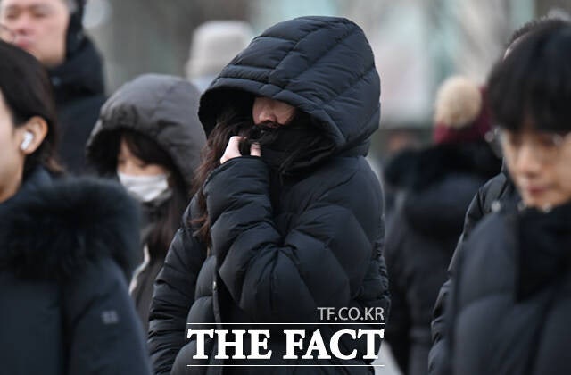 기상청에 따르면 26일 아침 최저기온은 영하 15도~영하 3도,낮 최고기온은 영하 3도~7도로 예상된다./이새롬 기자