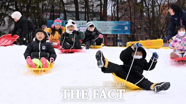 ���Ǻ����δ� ���� ���� �Ƶ��� ������ �� �����ϴ� '�Ƶ������' ����� �� �����Ģ �Ϻΰ�����, '�Ƶ����� �߰����� �������' ���� �������� �̴� 27�ϱ��� �Թ� �����Ѵٰ� 4�� ������. ������ 2025�� 12�� 2