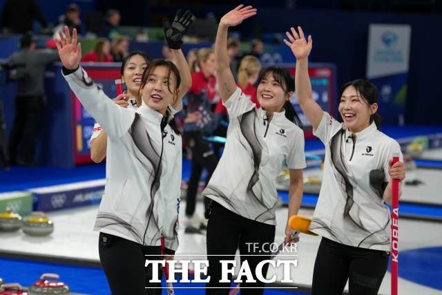 여자 컬링팀 한일전 승리