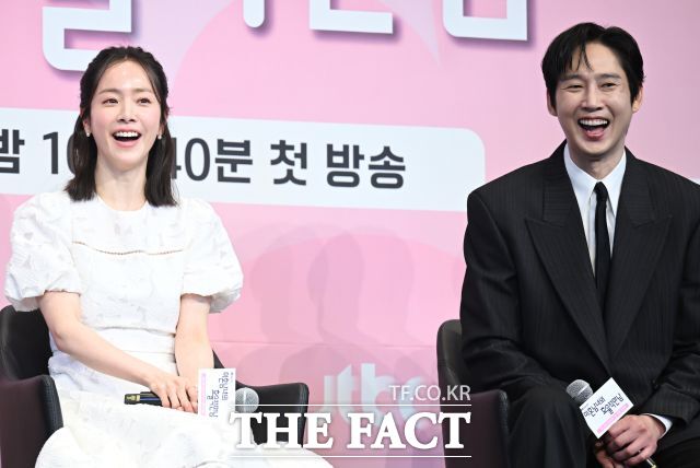 박성훈, 로맨틱한 복귀 무대 외면