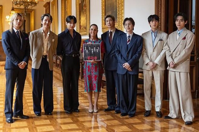 [강일홍의 오늘연예] '온라인 화제성' 돋보이는 여자 트롯가수 'TOP5'