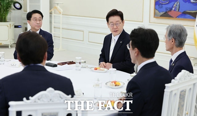 李 대통령, <b>4부요인</b>과 '투표지 사태' 논의…"입이 열개라도 할 말 없는 ...