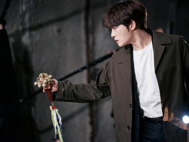 한국과 일본의 만남…<b>김재중</b>의 색다른 호러물 '<b>신사: 악귀의 속삭임</b>'(종...