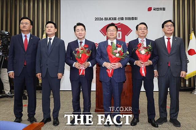 <b>국민의힘</b> 신임 <b>원내대표</b>에 PK 3선 정점식 <b>선출</b> [TF사진관]