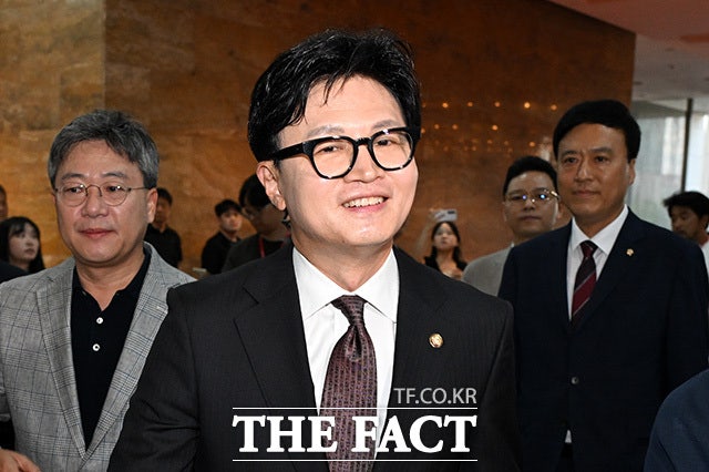 장동혁 거취·원대 선거 맞물려…한동훈 복당론 셈법 복잡