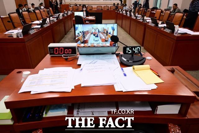 법사위원장 두고 '격돌'…민주 "못 넘겨" vs 국힘 "입법독재 종식"