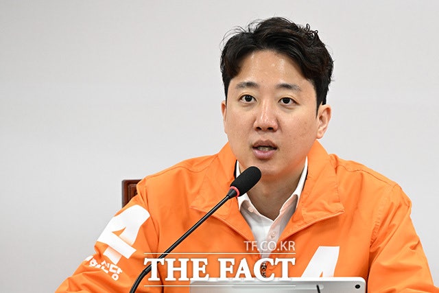 이준석 "북에 무인기 보내든 달러 보내든 이적행위"