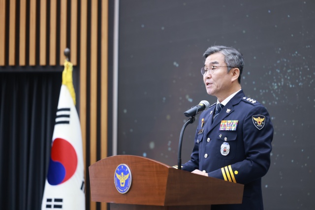 14일 경찰청 국가수사본부(국수본)에 따르면 박성주 국가수사본부장은 이달 말 정년을 앞두고 있다.국수본부장 임기는 2년이지만 경찰공무원법상 60세 연령정년이 우선 적용된다.박 본부장은 지난해 6월30일 취임해 아