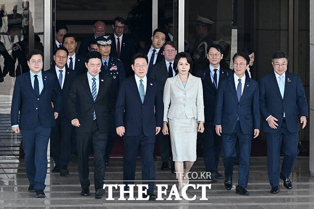 靑 "내일 李 <b>대통령 귀국행사</b>에 정청래 대표 참석"