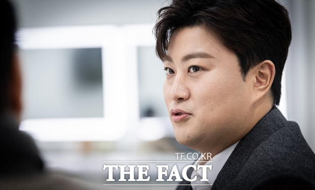 [강일홍의 오늘연예] 김호중 출소 후 첫 행보…"다리 수술" 한 목소리
