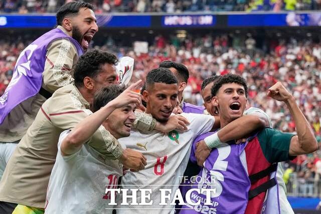<b>모로코</b>, 개최국 캐나다 <b>3-0</b> 제압…월드컵 첫 8강행