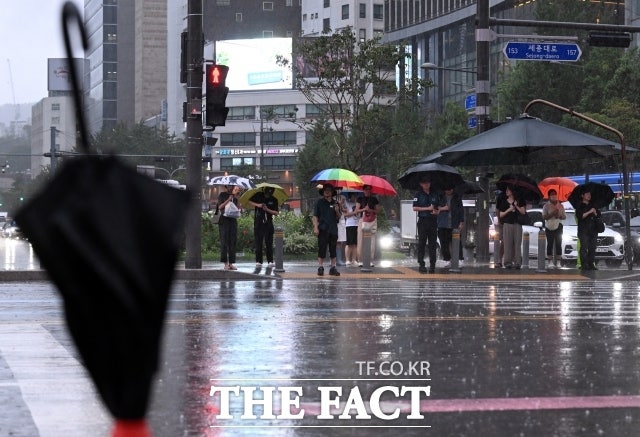[오늘의 날씨] 전국 대체로 흐리고 비...낮 최고기온은 31도